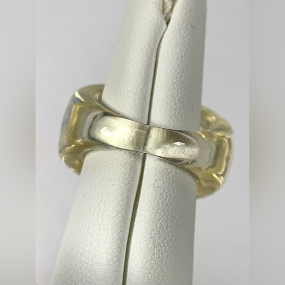 Vintage Clear Lucite Reverse Painted Lilac Floral Bubble Domed Ring size 6.5 - Picture 6 of 9